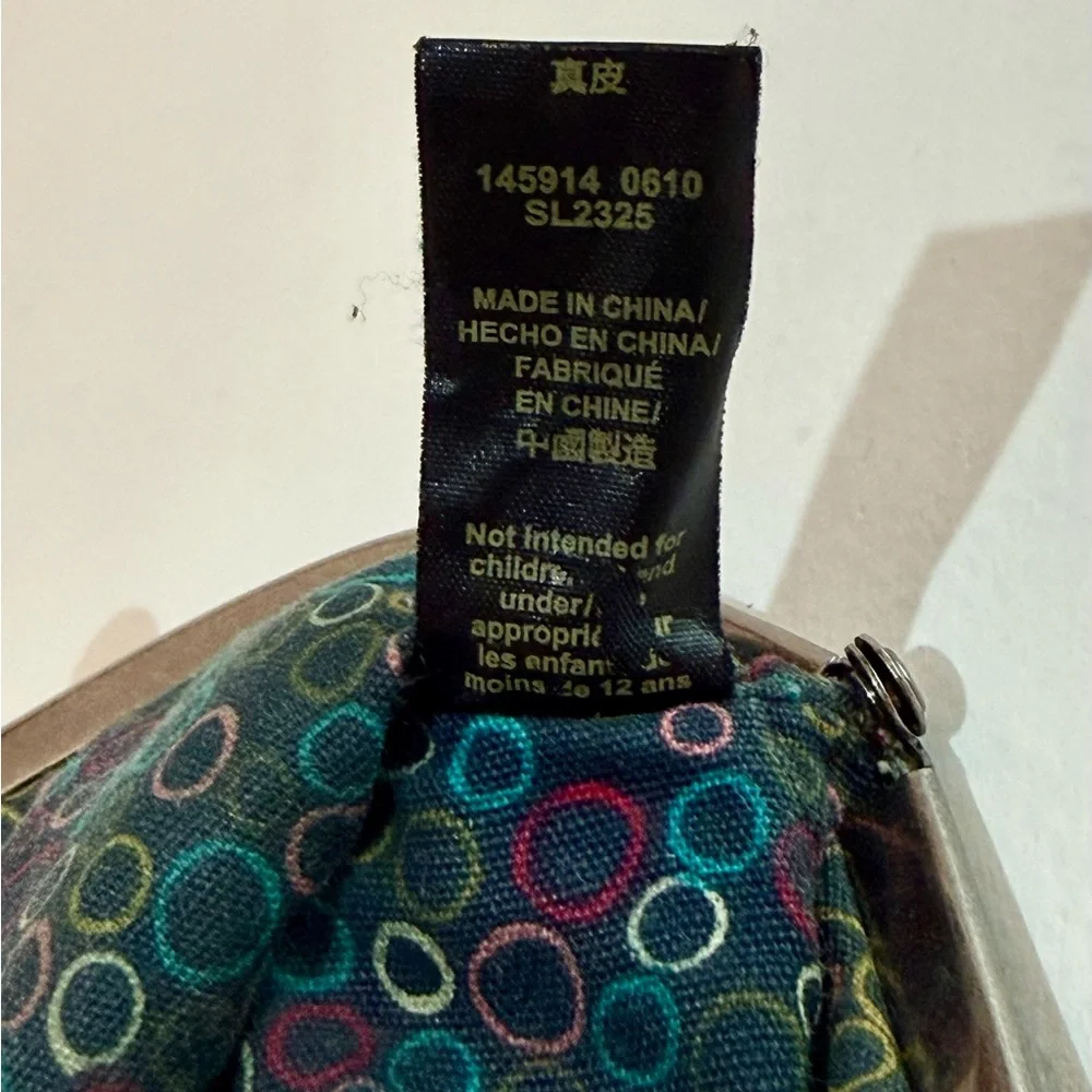 Fossil Key Leather Kisslock Coin Purse - Picture 8 of 9